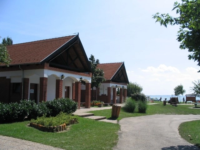 Balatontourist Napfény Kemping - zdjęcie 3