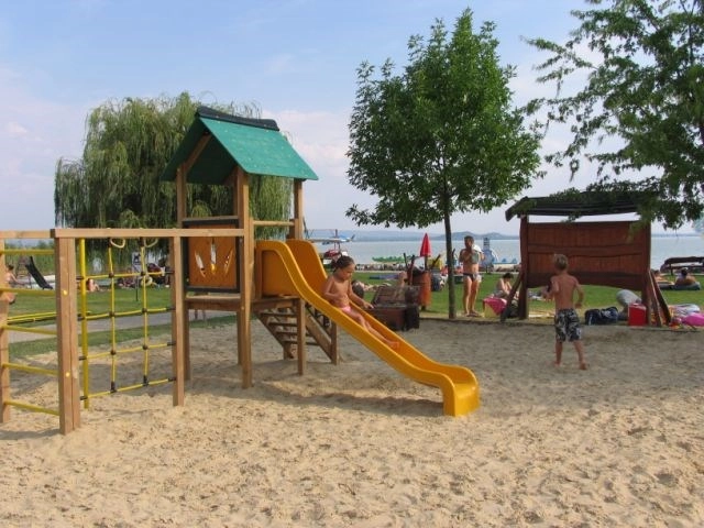 Balatontourist Napfény Kemping - zdjęcie 1