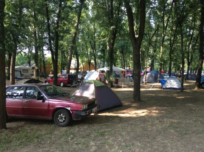 Horgász és Család Camping Panzió Étterem - zdjęcie 1