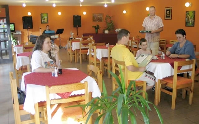 Kurcamping-Pension-Thermalbad Castrum - zdjęcie 2