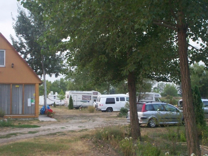 Tópart Camping - zdjęcie 1