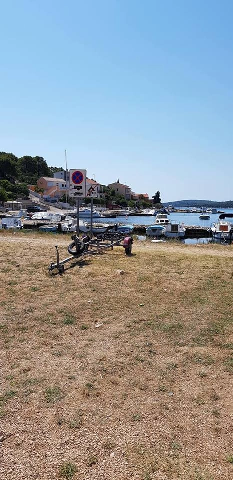 Bezpłatny parking Tisno Croatia - zdjęcie 15