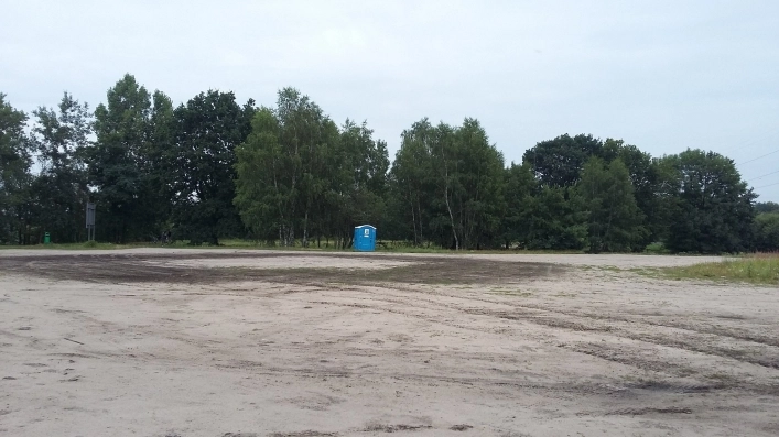  Pogoria IV ogromny parking usytuowany obok zbiornika wodnego - zdjęcie 2