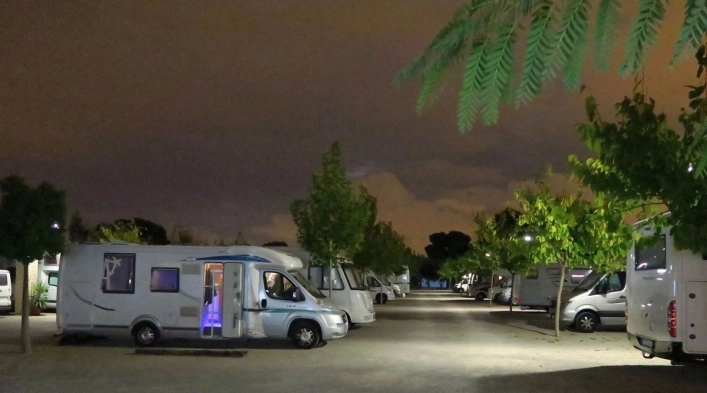 Valencia Camper Park - zdjęcie 1