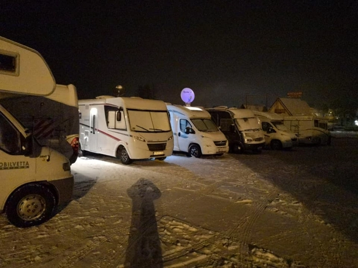 Parking przy kasach wyciągowych - Białka Tatrzańska - zdjęcie 4