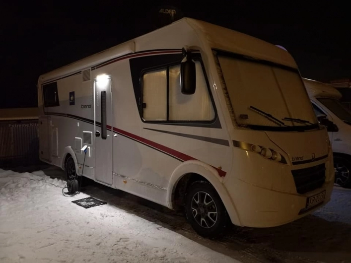 Parking przy kasach wyciągowych - Białka Tatrzańska - zdjęcie 6