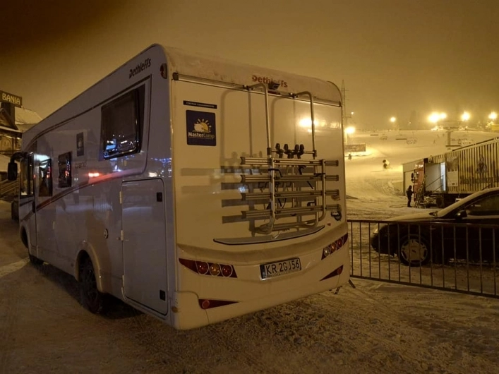 Parking przy kasach wyciągowych - Białka Tatrzańska - zdjęcie 7