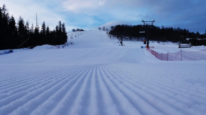Parking przy Ośrodku Narciarskim Złoty Groń Istebna - zdjęcie 3