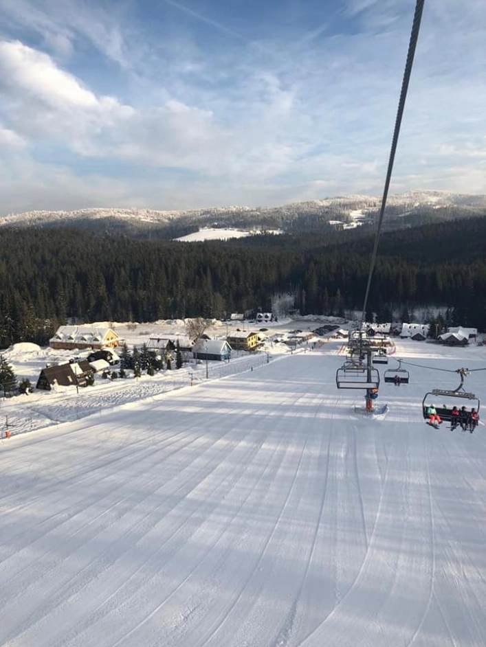 Parking przy Ośrodku Narciarskim Złoty Groń Istebna - zdjęcie 4