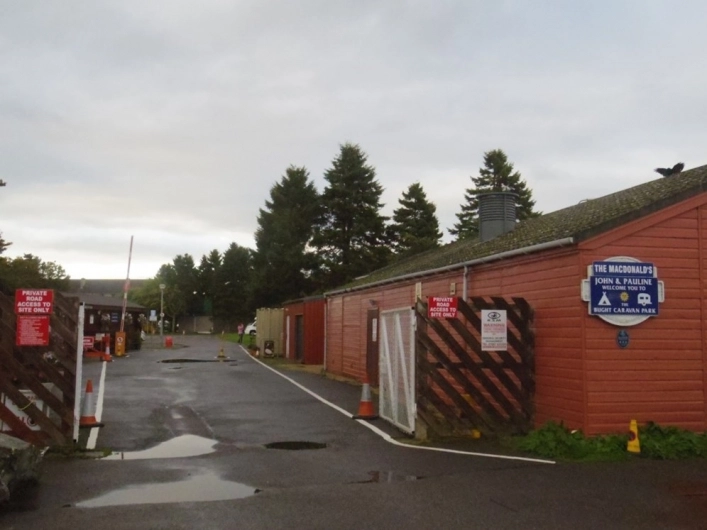 Bught Caravan Park - zdjęcie 4