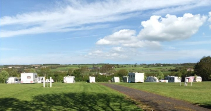 Fron Caravan & Camping Park - zdjęcie 3