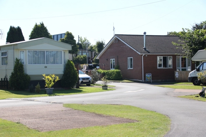 Kennford Int. Caravan Park - zdjęcie 4