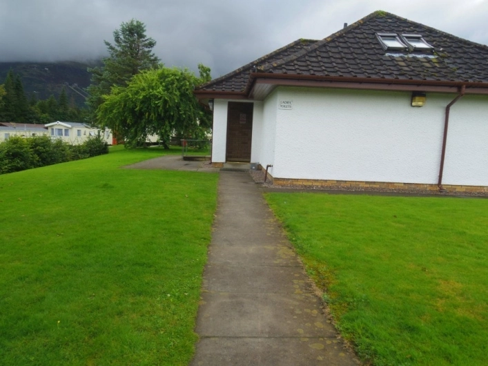 Lochy Caravan Park - zdjęcie 2