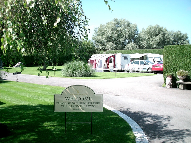 Manor House Caravan Park - zdjęcie 1