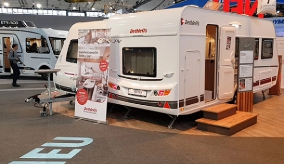 CMT 2018: małe, pojemne i tanie przyczepy Dethleffs