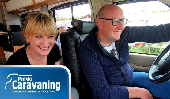 Duży, amerykański kamper. Jak tym się jeździ? (polskicaravaning.pl)