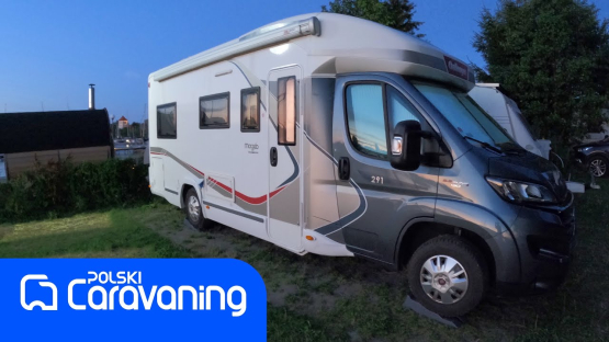 Challenger 291 czyli nietypowy kamper półintegra z drzwiami po obu stronach.