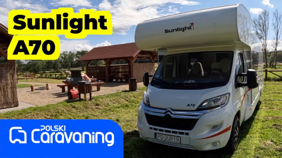 Sunlight A70 to bardzo przestronna alkowa z 6 miejscami do spania o długości aż 725cm.