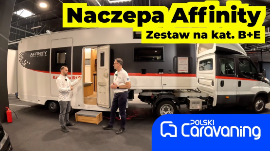 Ciągnik siodłowy z naczepą kempingowo- towarową  wyprodukowany przez Affinity na prawo jazdy B+E.