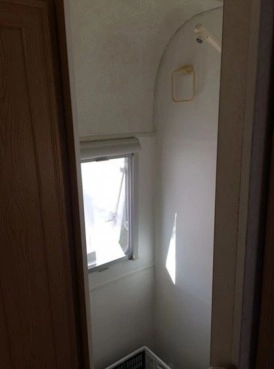                         Przyczepa kempingowa Avondale 4/5 osobowa 1999 rok - zdjęcie 3
                        