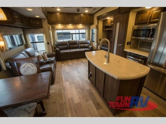                         Przyczepa COLUMBUS 2017 super stan, pełna opcja - zdjęcie 10
                        