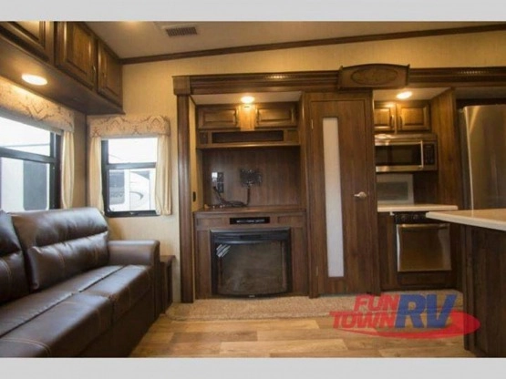                         Przyczepa COLUMBUS 2017 super stan, pełna opcja - zdjęcie 11
                        