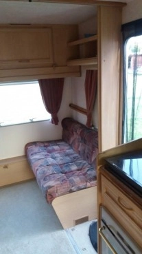                         Przyczepa kempingowa Marki Sterling, Model Sprite Excel 500L, NA 5 OSÓB! - zdjęcie 4
                        