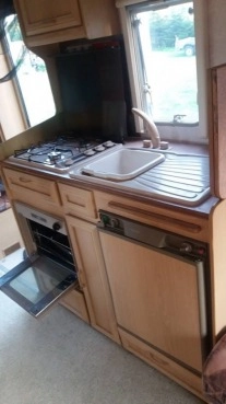                         Przyczepa kempingowa Marki Sterling, Model Sprite Excel 500L, NA 5 OSÓB! - zdjęcie 8
                        