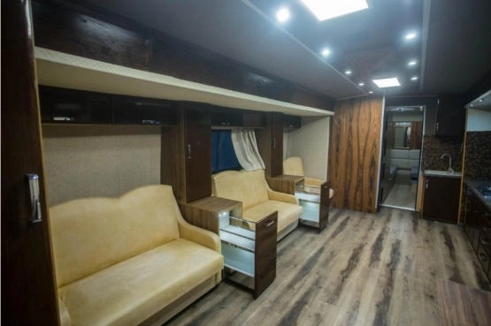                         Kamper camper z autobusu Bova motorhome - zdjęcie 13
                        