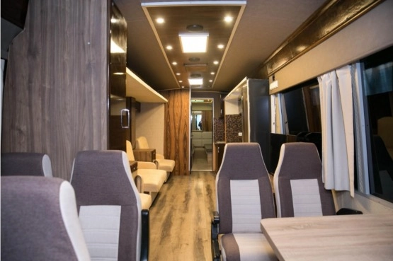                         Kamper camper z autobusu Bova motorhome - zdjęcie 2
                        