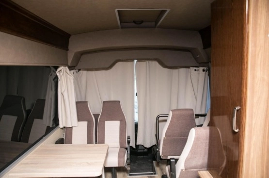                        Kamper camper z autobusu Bova motorhome - zdjęcie 5
                        