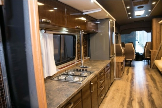                         Kamper camper z autobusu Bova motorhome - zdjęcie 7
                        