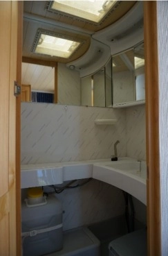                         PRZYCZEPA KNAUS AZUR 495, Przedsionek, DMC 1200 kg - zdjęcie 1
                        