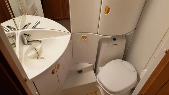                         Przyczepa campingowa Knaus Azur - zdjęcie 2
                        