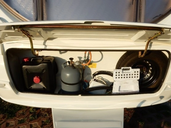                         Lunar CHATEAU 2005r., 4-5 osób, duży przedsionek + duże łóżko małżeńskie - zdjęcie 23
                        