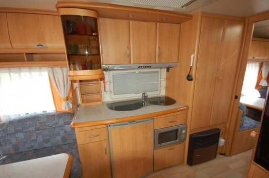                         Hobby DMC 1400 piętrowa, wszystko sprawne, gotowa do jazdy - zdjęcie 10
                        