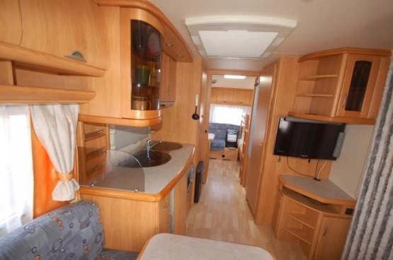                         Hobby DMC 1400 piętrowa, wszystko sprawne, gotowa do jazdy - zdjęcie 16
                        