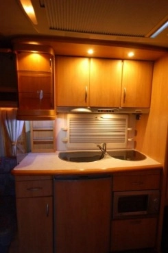                         Hobby DMC 1400 piętrowa, wszystko sprawne, gotowa do jazdy - zdjęcie 19
                        