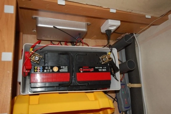                         Hobby DMC 1400 piętrowa, wszystko sprawne, gotowa do jazdy - zdjęcie 9
                        