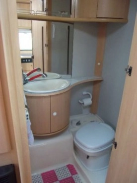                         Przyczepa kempingowa Dethleffs Camper EG2 - zdjęcie 6
                        