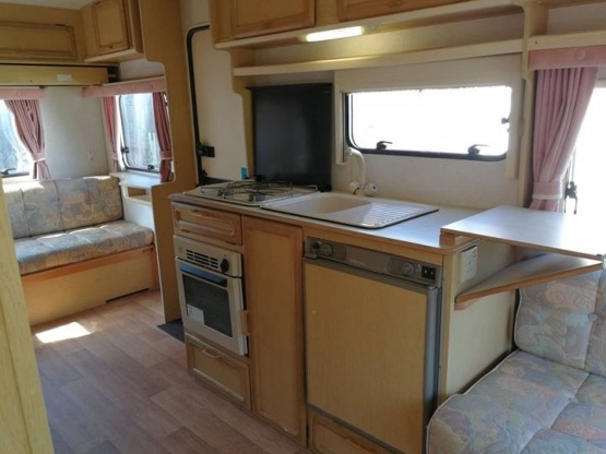                         Przyczepa kempingowa Coachman 5 osobowa z przedsionkiem 1994 - zdjęcie 6
                        