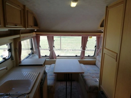                         Przyczepa kempingowa Coachman 5 osobowa z przedsionkiem 1994 - zdjęcie 7
                        