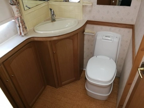                         Przyczepa kempingowa Compass Rallye GTE 500/4 4-osobowa z przedsionkiem 1998  - zdjęcie 2
                        