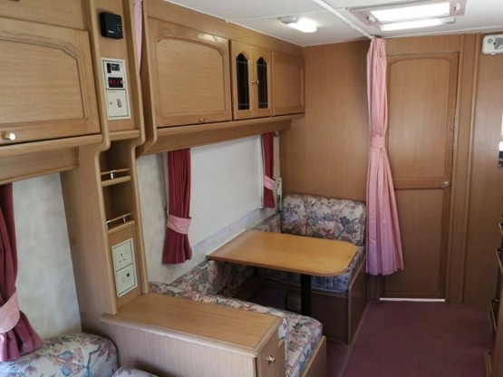                         Przyczepa kempingowa Compass Rallye GTE 500/4 4-osobowa z przedsionkiem 1998  - zdjęcie 4
                        