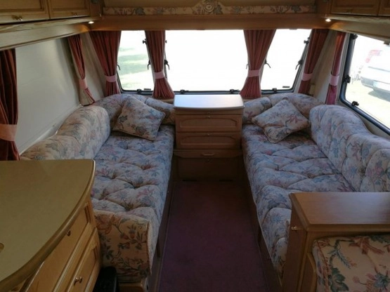                         Przyczepa kempingowa Compass Rallye GTE 500/4 4-osobowa z przedsionkiem 1998  - zdjęcie 7
                        