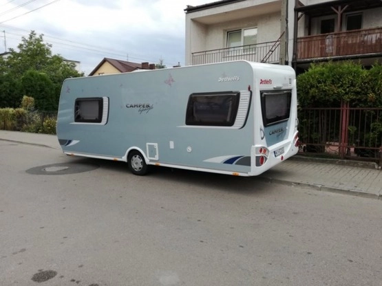                         Przyczepa Dethleffs Camper lifestyle 2008 r. Klima, bezwypadkowa, Motylek - zdjęcie 1
                        