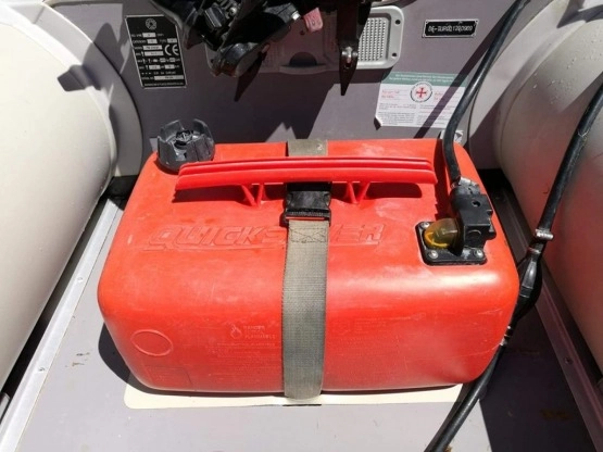                         Ponton Promarine 330 z silnikiem Suzuki 15 df - zdjęcie 12
                        