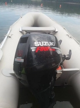                         Ponton Promarine 330 z silnikiem Suzuki 15 df - zdjęcie 7
                        