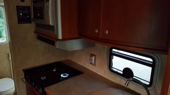                         Sprzedam Mercedesa na zabudowie firmy WINNEBAGO - zdjęcie 6
                        