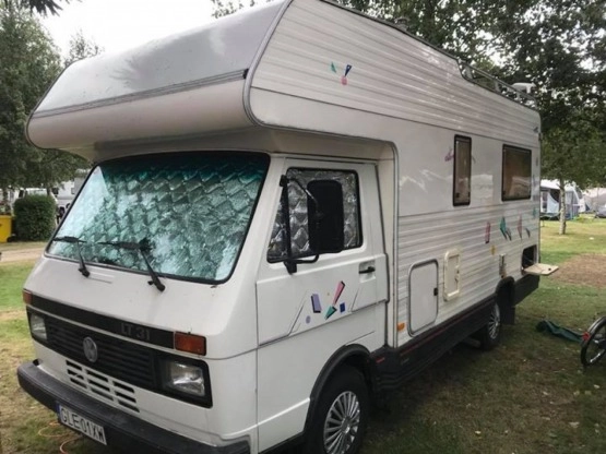                         Rozważam sprzedaż kampera VW LT31 w zabudowie KARMANN - zdjęcie 7
                        
